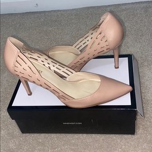 Pink/nude closed toed heels